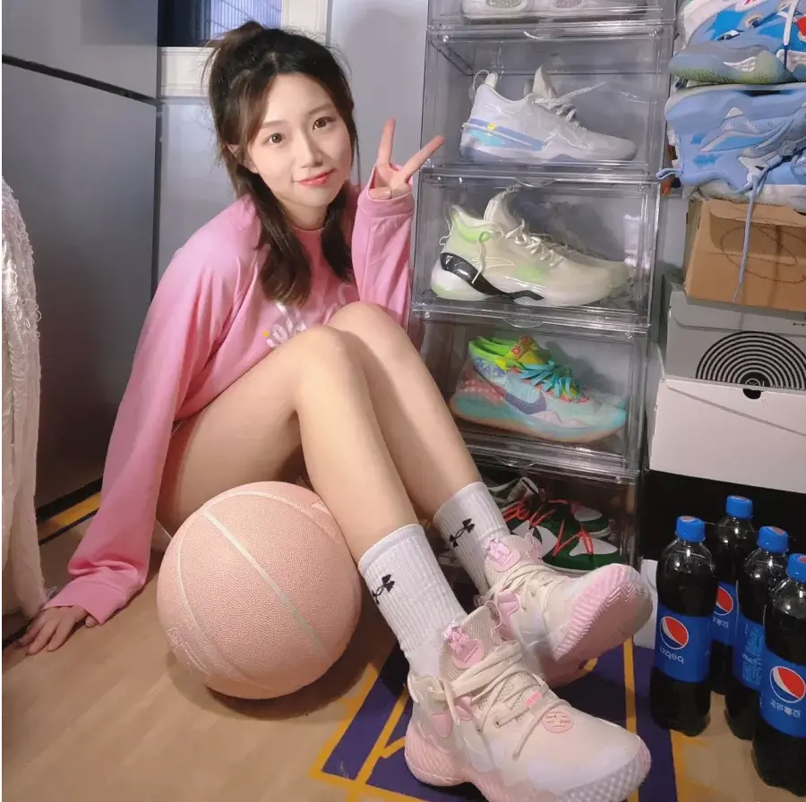 Alternative view of Giày Adidas Harden Vol 6 'Cream Light Pink' GY2147