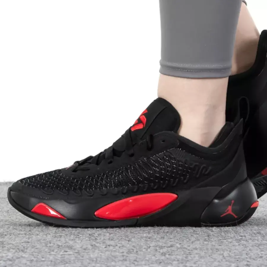 Alternative view of Giày Nike Air Jordan Luka 1 'Bred' DN1772-060