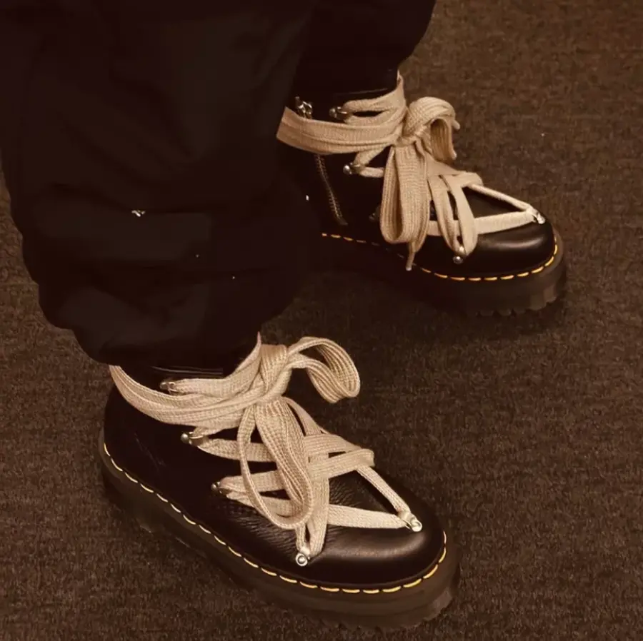 Alternative view of Giày Rick Owens x 1460 Quad Sole Pentagram Jumbo Lace Boot 'Black' 27977001