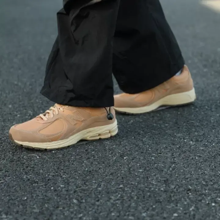 Alternative view of Giày New Balance 2002R 'Toast' M2002RPL