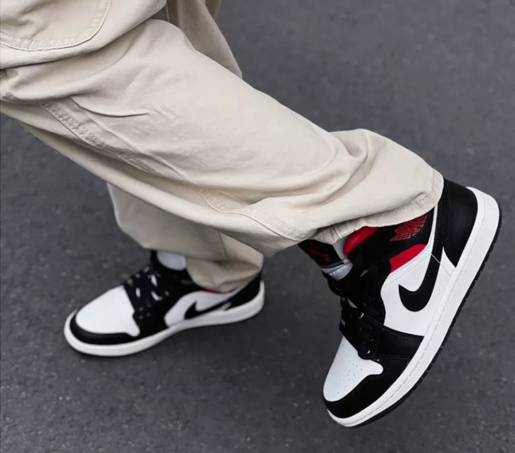 Giày Nike Air Jordan 1 Mid 'Black Sail Gym Red' BQ6472-061 - Ảnh 3