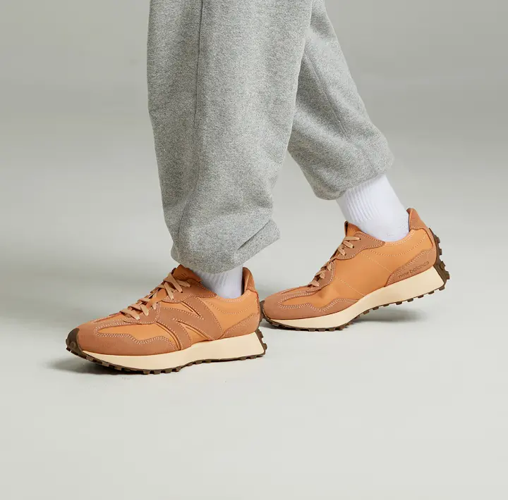 Alternative view of Giày New Balance 327 'Brown Premium Leather' MS327PL