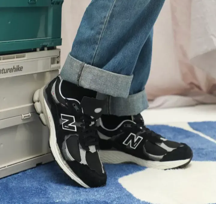 Giày New Balance 2002R 'Protection Pack - Black Grey' M2002RDJ - Ảnh 3