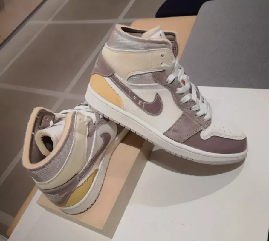 Alternative view of Giày Nike Air Jordan 1 Mid SE 'Craft' DM9652-102