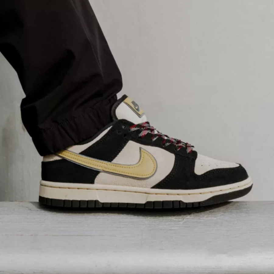 Giày Nike Dunk Low LX 'Black Team Gold' DV3054-001 - Ảnh 2