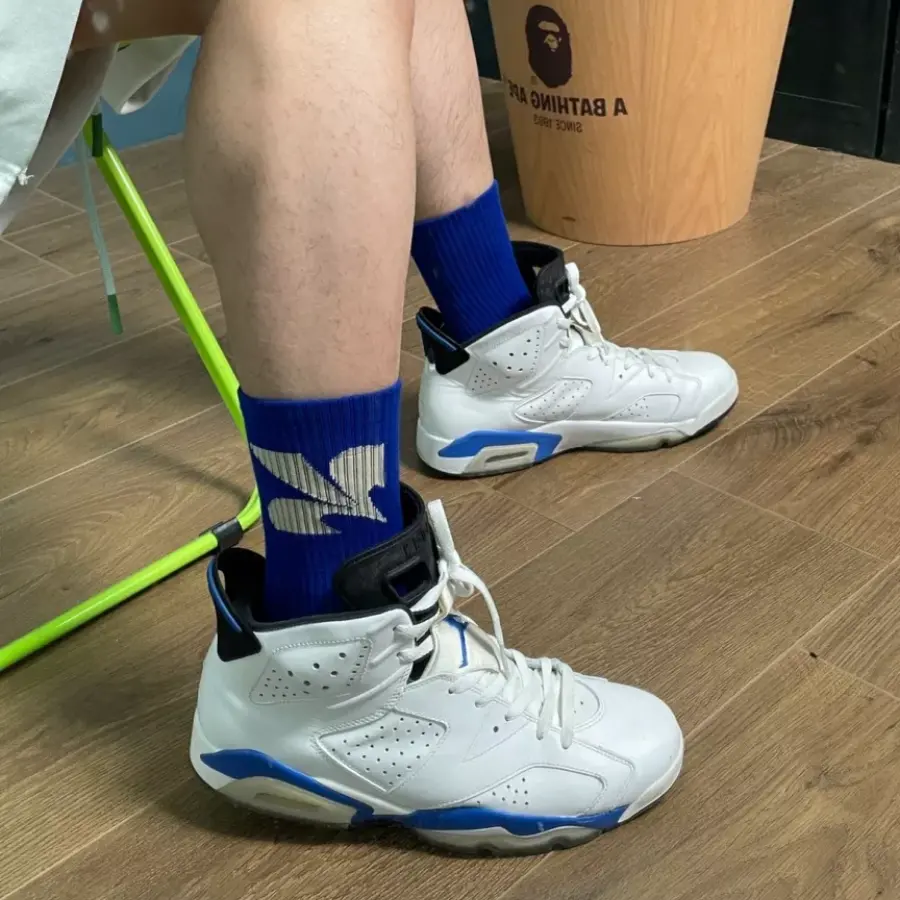 Alternative view of Giày Nike Air Jordan 6 Retro BG 'Sport Blue' 384665-107