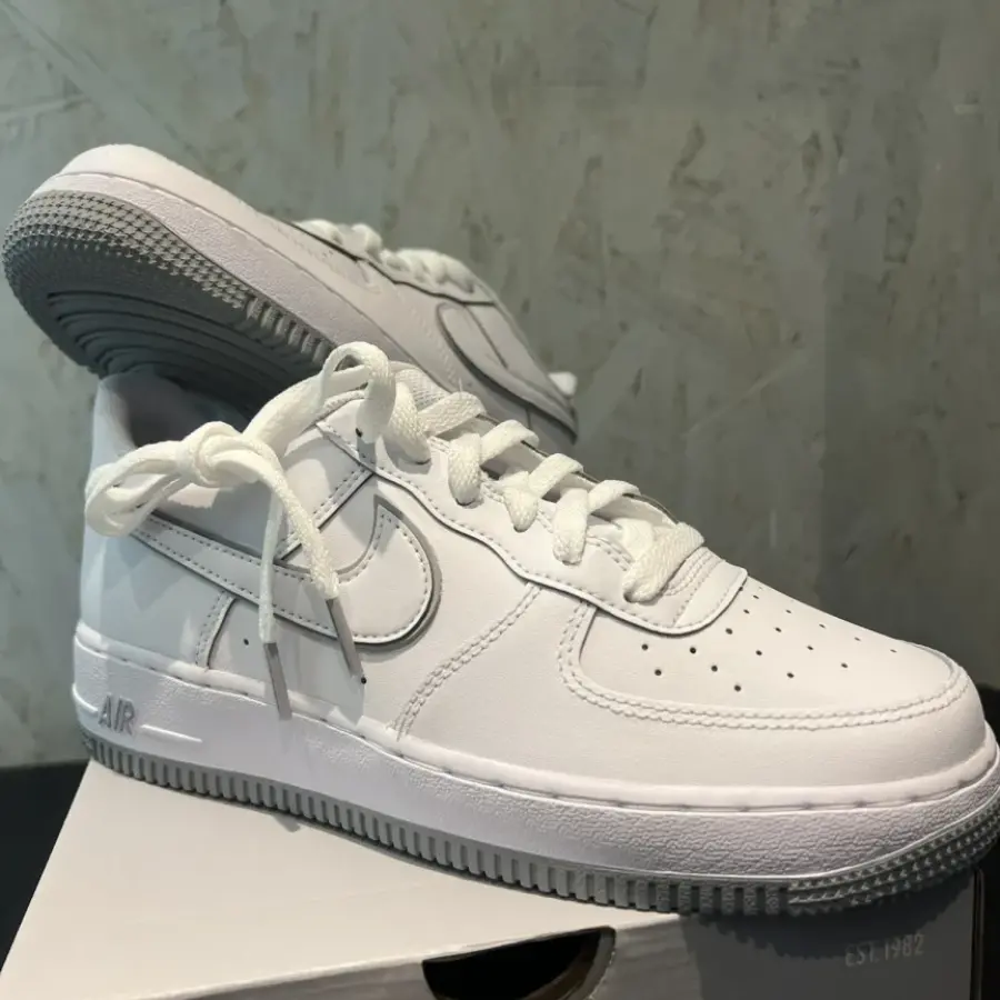 Giày Nike Air Force 1 Low GS 'White Wolf Grey' DX5805-100 - Ảnh 7