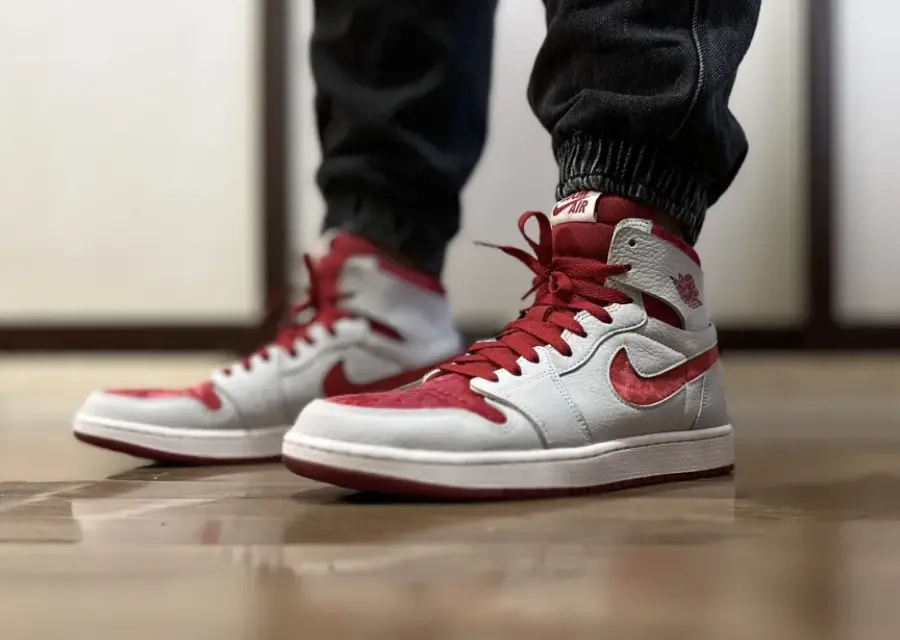 Alternative view of Giày Nike Air Jordan 1 High 'Valentine's Day' DV1304-106