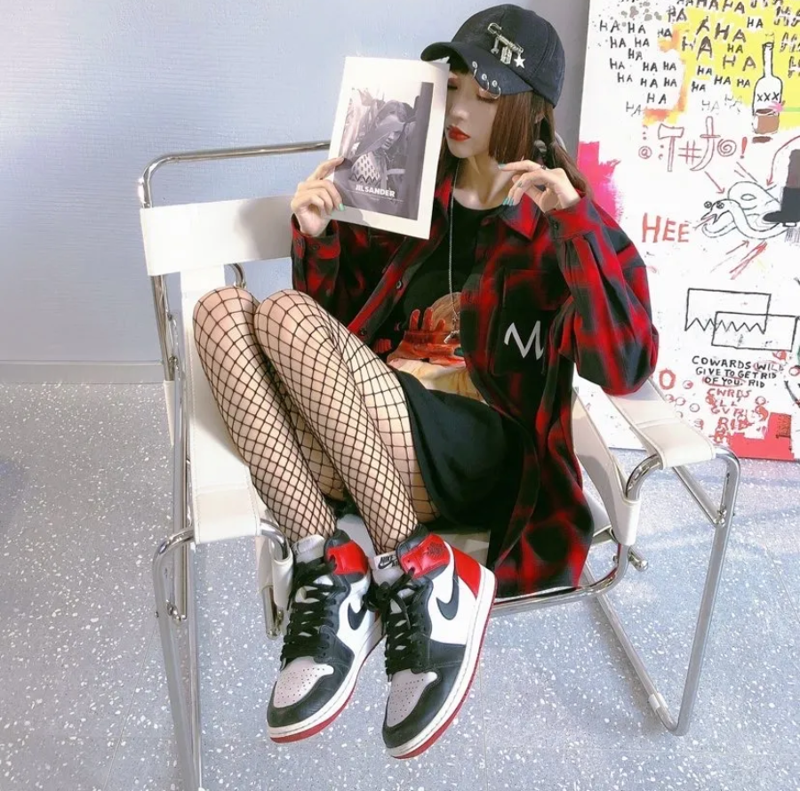 Giày Nike Air Jordan 1 Retro 'Black Toe' 555088-125 - Ảnh 2