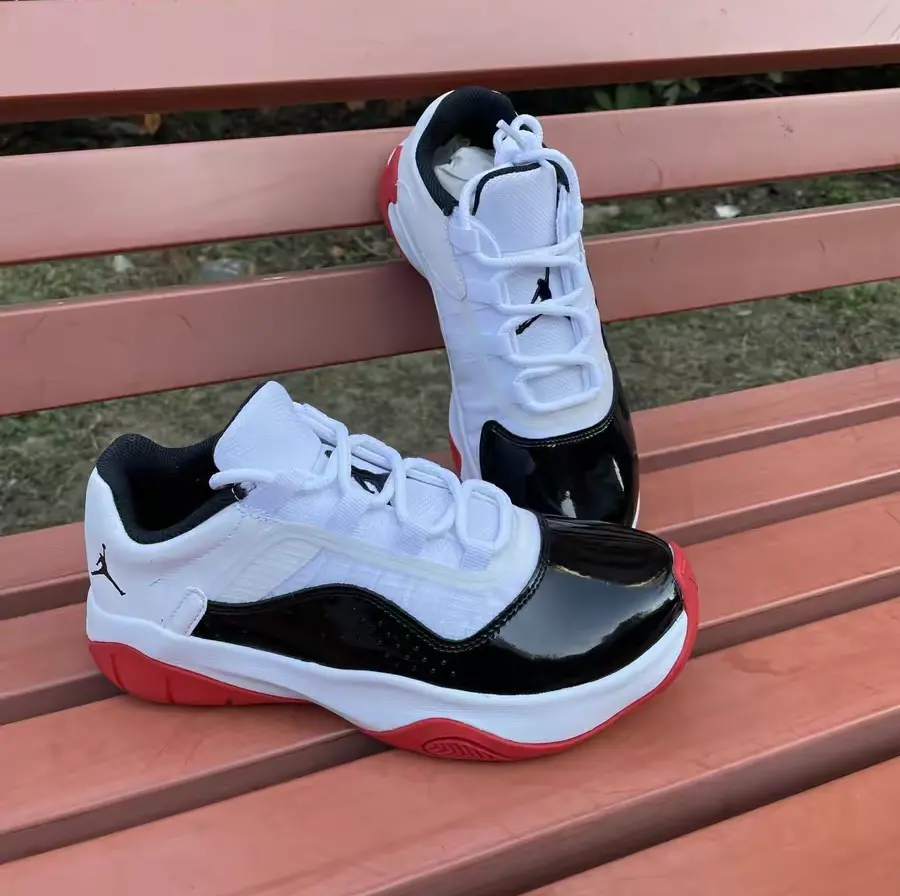 Giày Nike Air Jordan 11 CMFT Low 'Concord-Bred' DN4180-102 - Ảnh 3
