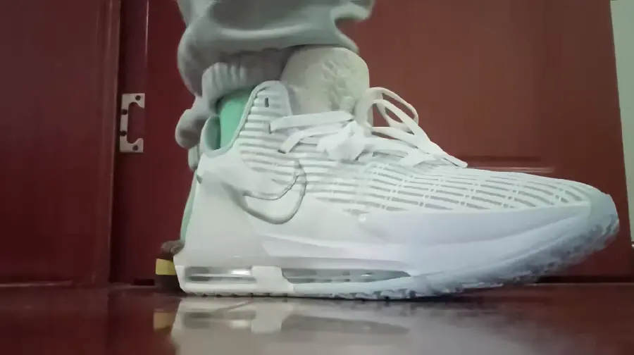 Giày Nike LeBron Witness 6 White Metallic Pewter CZ4052-102 - Ảnh 4