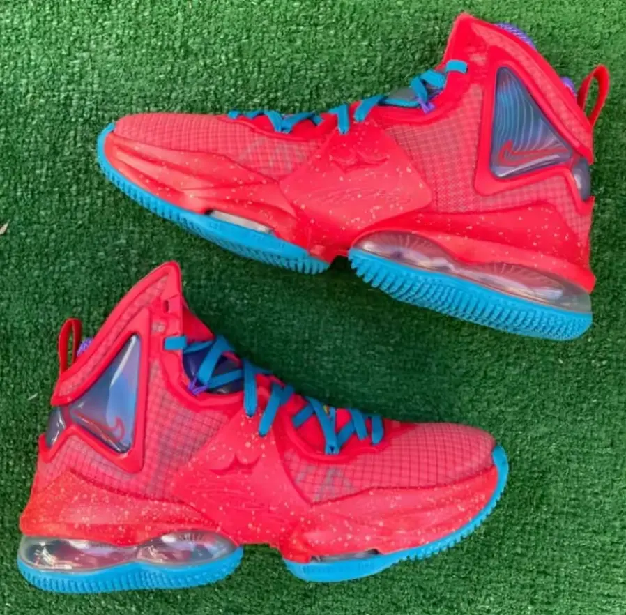 Giày Nike LeBron 19 GS 'King's Crown' DD0418-600 - Ảnh 5