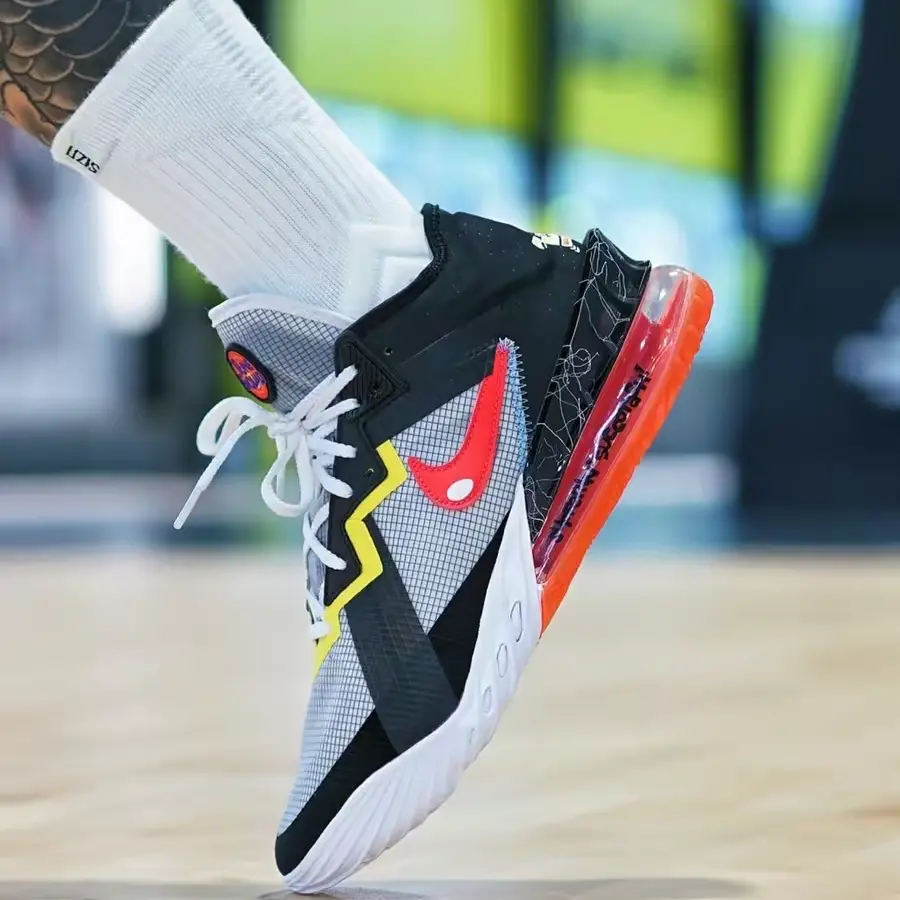 Giày Nike Space Jam x LeBron 18 Low 'Sylvester x Tweety' CV7562-103 - Ảnh 3