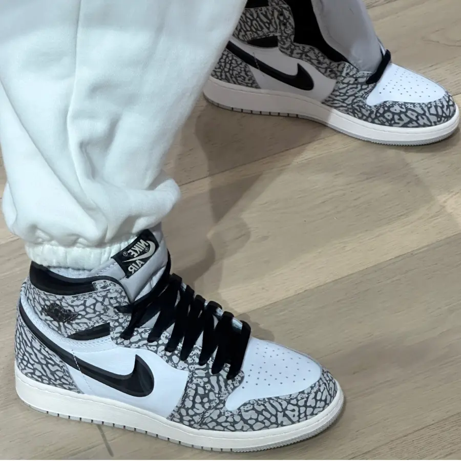 Giày Nike Air Jordan 1 Retro High GS 'White Cement' FD1437-052 - Ảnh 4
