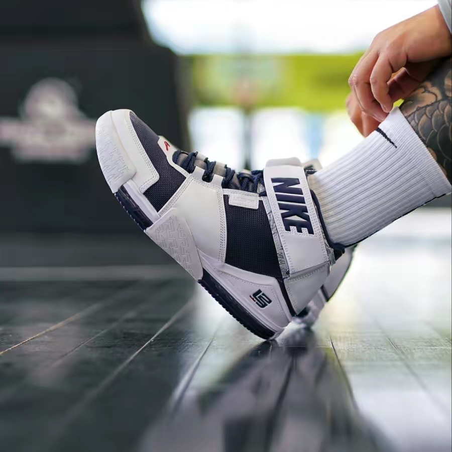 Giày Nike Zoom LeBron 2 Retro 'USA' 2022 DR0826-100 - Ảnh 4