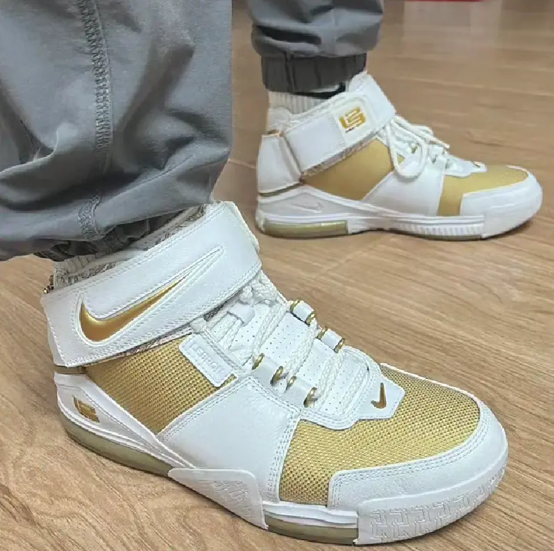 Giày Nike Zoom Lebron 2 Retro 'Maccabi' 2022 DJ4892-100 - Ảnh 7