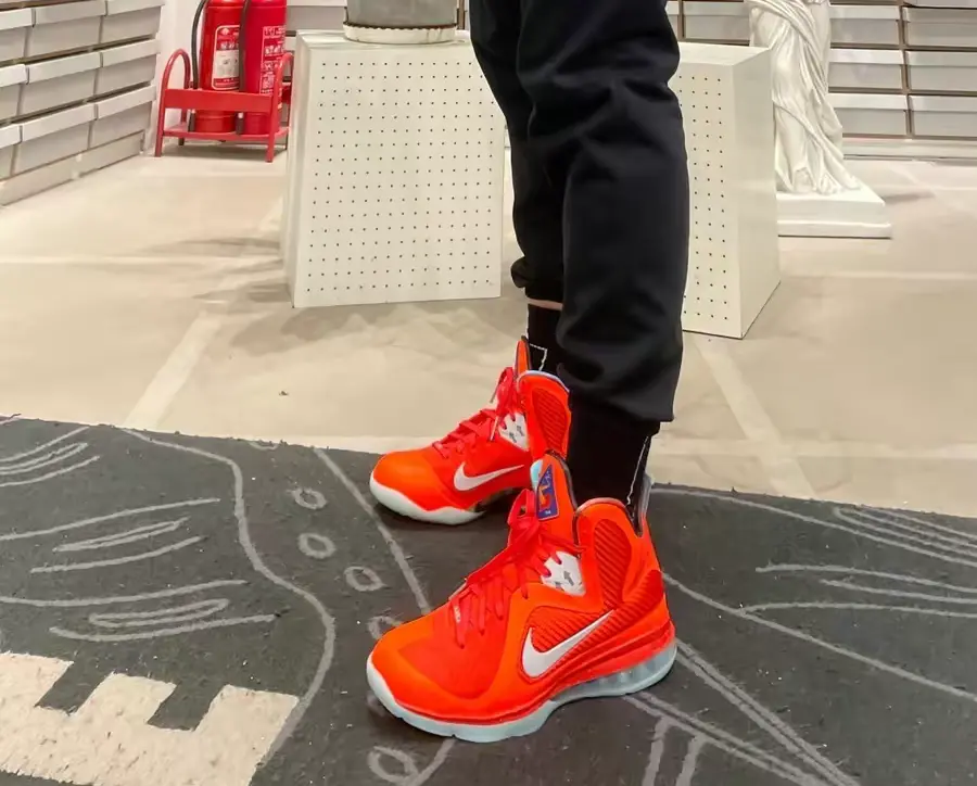 Alternative view of Giày Nike LeBron 9 'Big Bang' DH8006-800