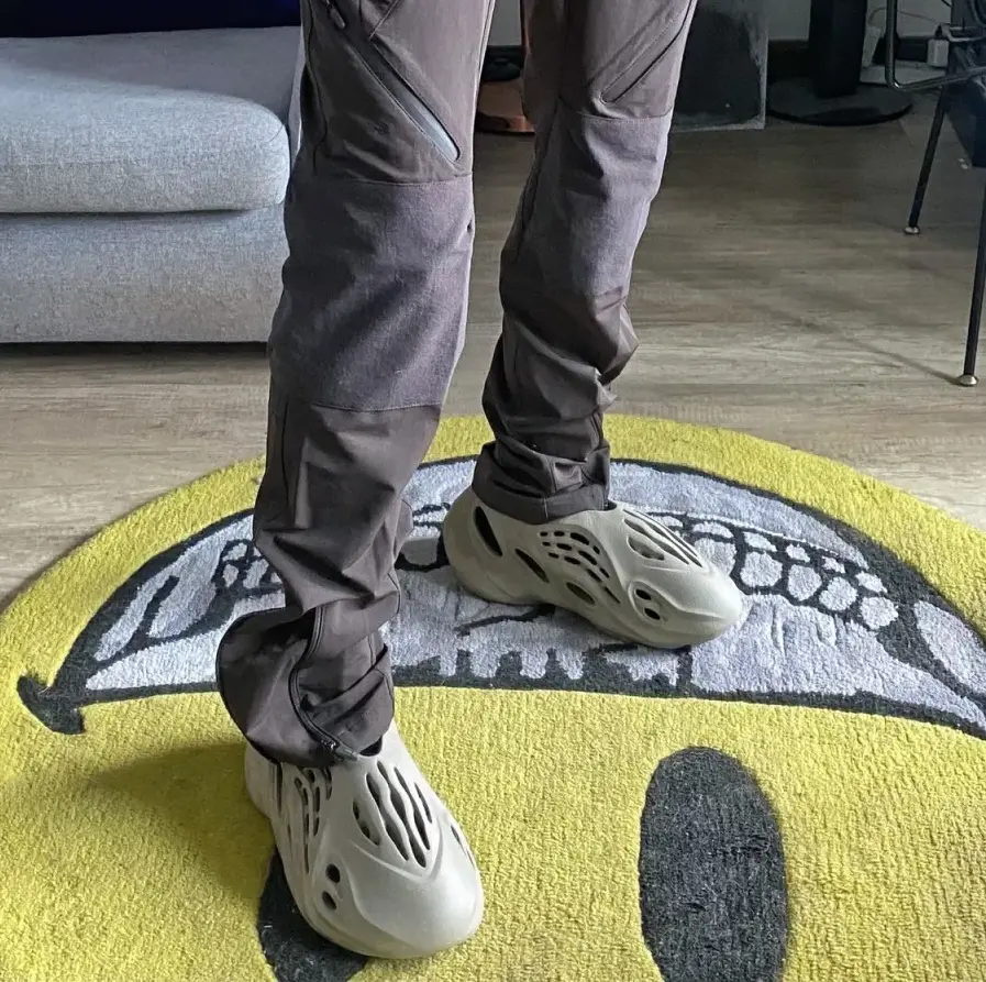Dép Adidas Yeezy Foam Runner Stone Sage GX4472 - Ảnh 5