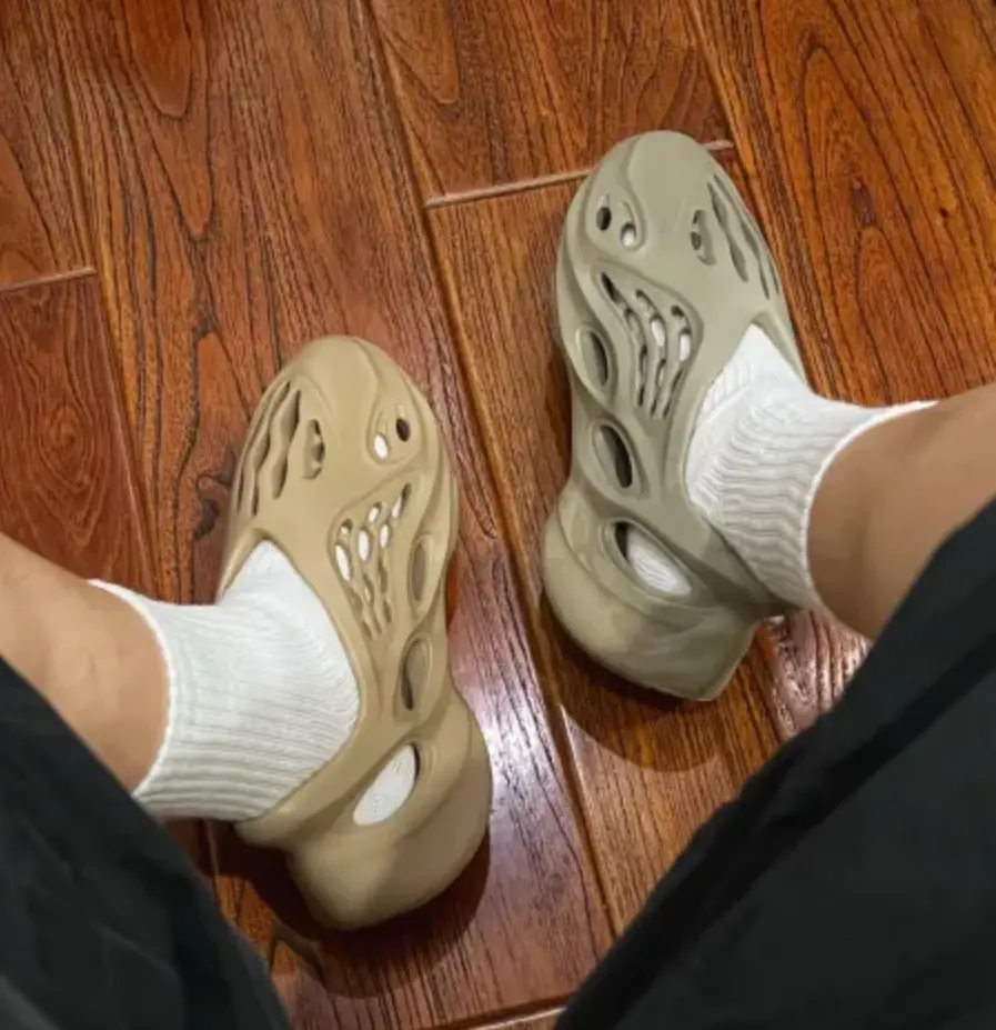 Dép Adidas Yeezy Foam Runner Mist GV6774 - Ảnh 5