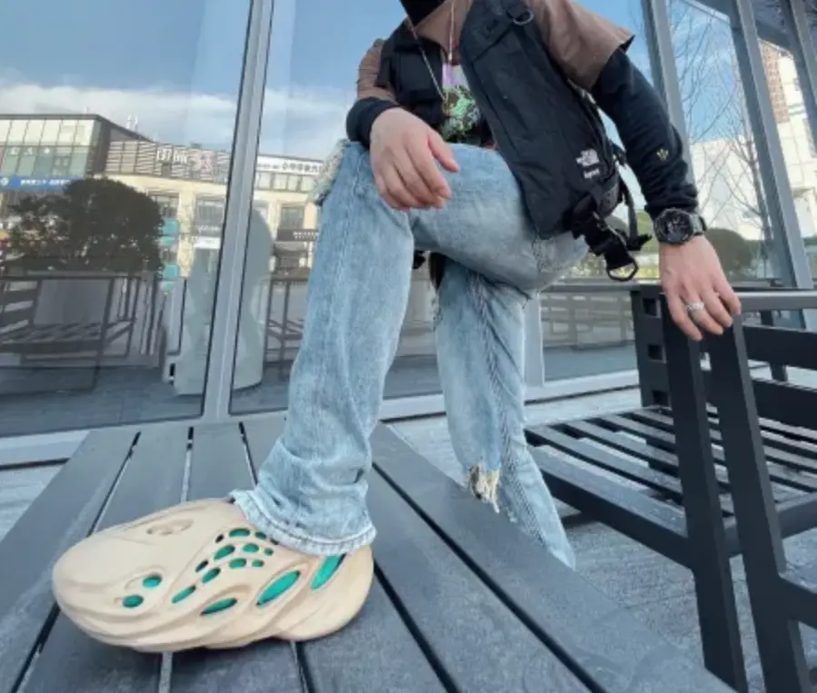 Dép Adidas Yeezy Foam Runner Mist GV6774 - Ảnh 4