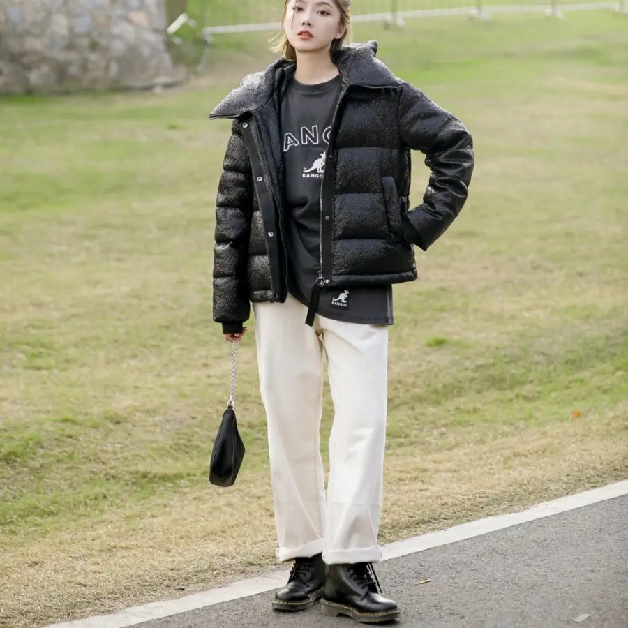 Alternative view of Giày Dr Martens Lexington 'Black' 24144001