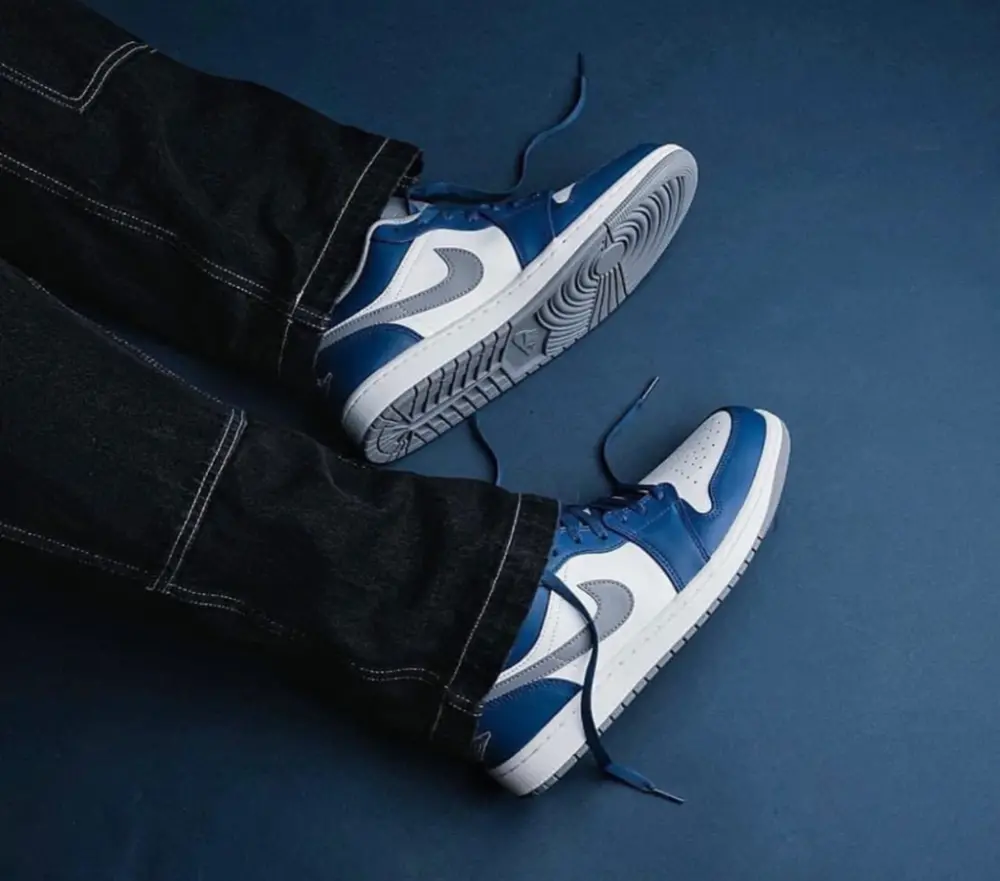 Giày Nike Air Jordan 1 Low GS 'True Blue' 553560-412 - Ảnh 3