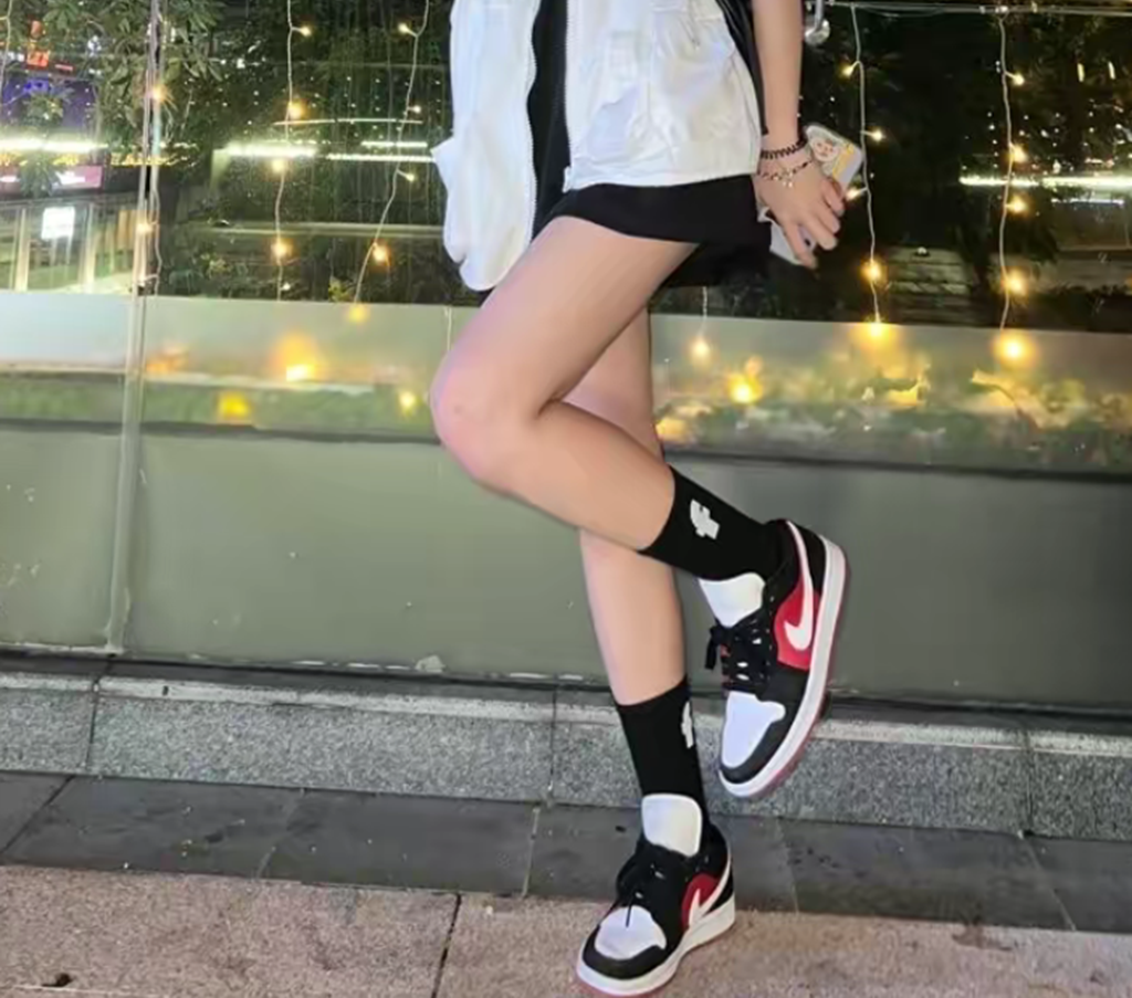 Giày Nike Wmns Air Jordan 1 Low 'Gym Red Black' DC0774-016 - Ảnh 4