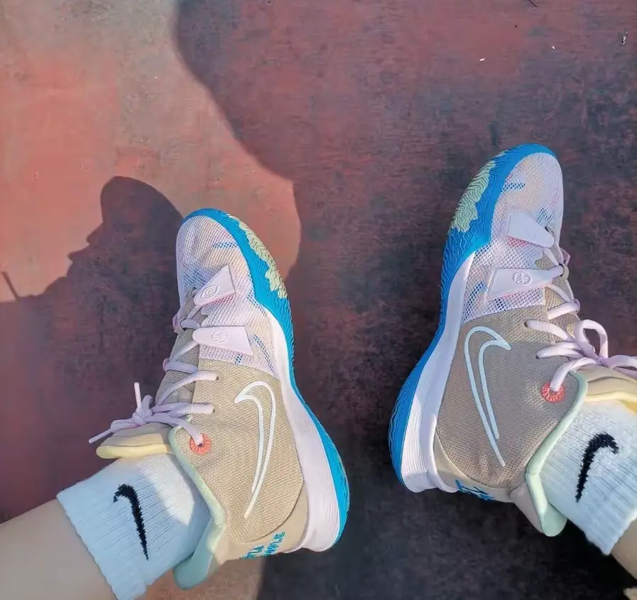Giày Nike Zoom Kyrie 7 1 World 1 People Blue Green GS CT4080-600 - Ảnh 4