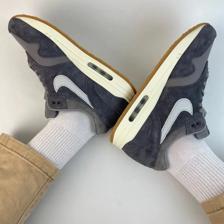 Alternative view of Giày Nike Air Max 1 Premium Crepe 'Soft Grey' FD5088-001