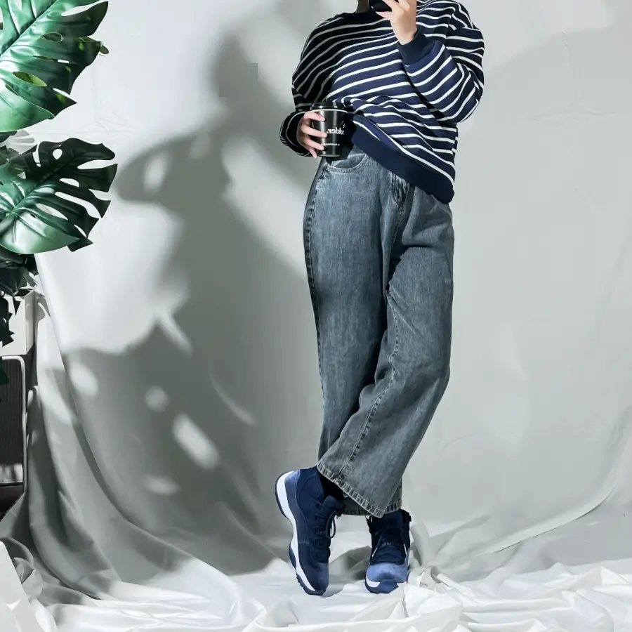 Alternative view of Giày Nike Air Jordan 11 Retro 'Midnight Navy Velvet' AR0715-441