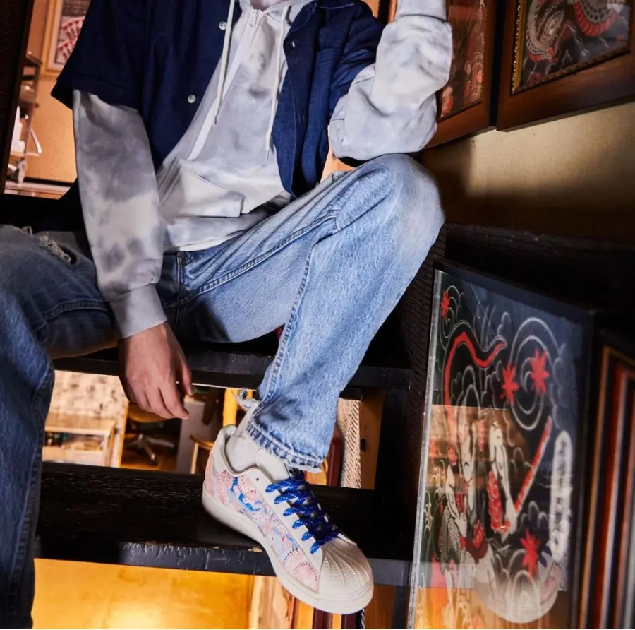 Giày Adidas Atmos x Three Tides Tattoo x Superstar 'Mt. Fuji' GX7791 - Ảnh 3