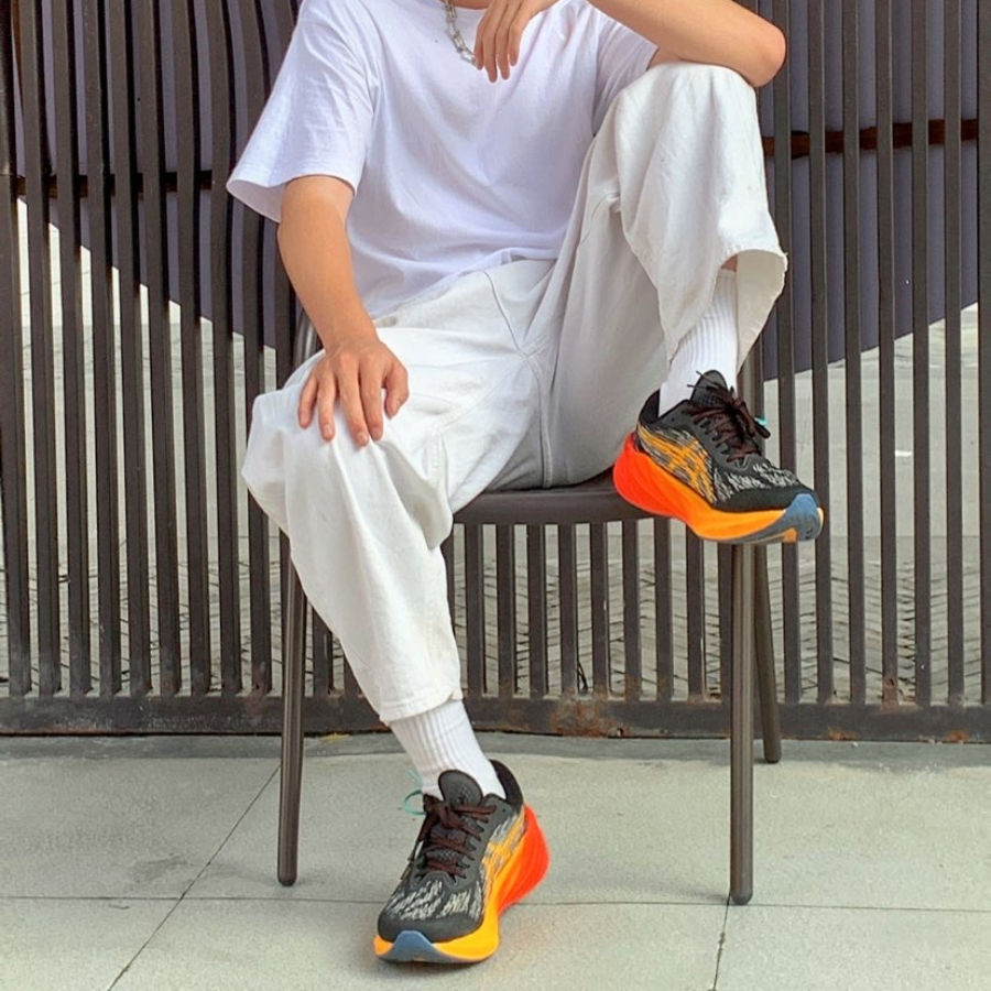 Giày Asics Novablast 3 'Black Amber' 1011B458-001 - Ảnh 2