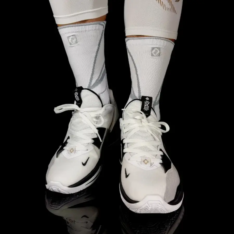 Giày Nike Kyrie Low 5 EP 'White Black Metallic Gold' DJ6014-101 - Ảnh 4