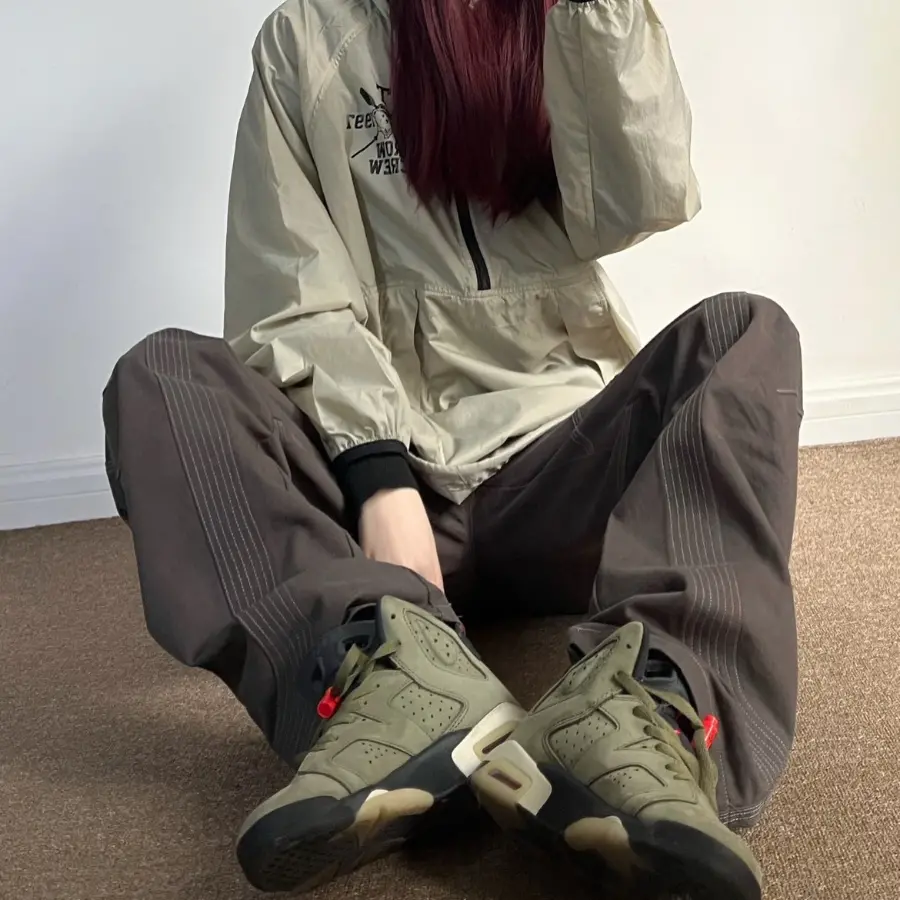 Alternative view of Giày Nike Air Jordan 6 Retro GS x Travis Scott 'Olive' CN1085-200