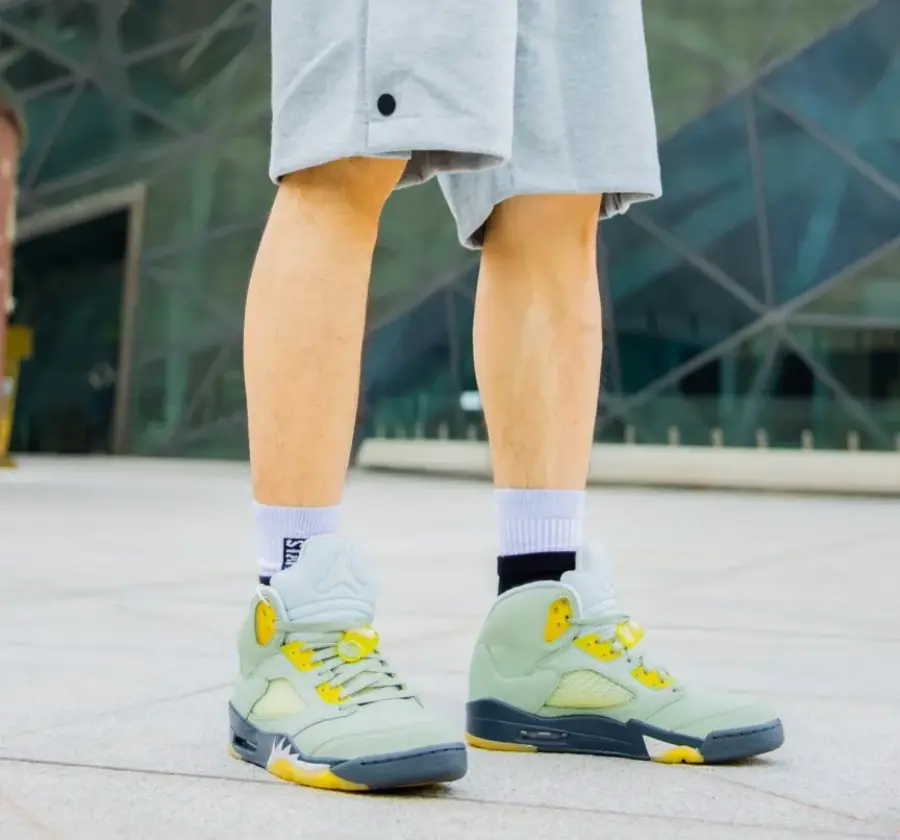Alternative view of Giày Nike Air Jordan 5 Retro 'Jade Horizon' DC7501-300