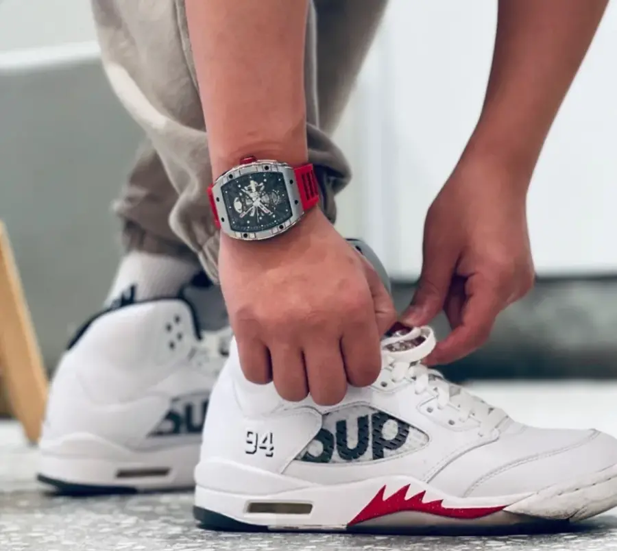 Alternative view of Giày Nike Supreme x Air Jordan 5 Retro 'White' 824371-101