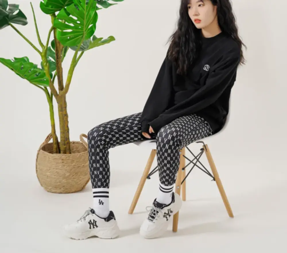 Alternative view of Giày MLB Big Ball Chunky Diamond Monogram NY 'White Black' 3ASHCDM2N-50BKS