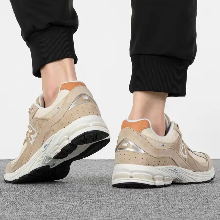 Giày New Balance 2002R Big Kid 'Incense Sandstone' GC2002EF - Ảnh 4