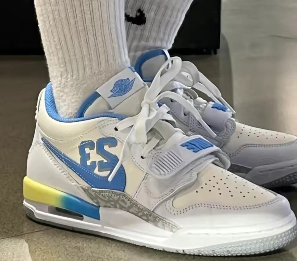 Alternative view of Giày Nike Air Jordan Legacy 312 Low 'White Blue' FJ7223-141