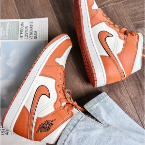 Alternative view of Giày Nike Air Jordan 1 Mid SE 'Sport Spice' DV1302-100