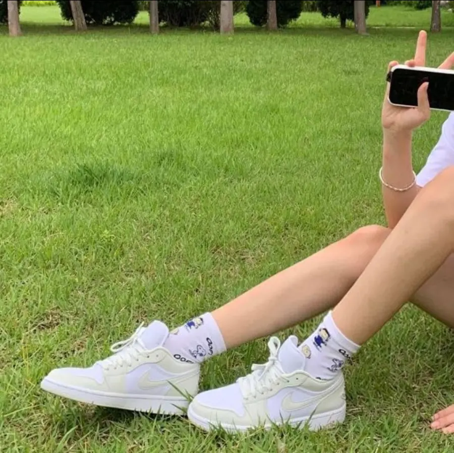 Alternative view of Giày Nike Air Jordan 1 Low 'Spruce Aura' CW1381-003