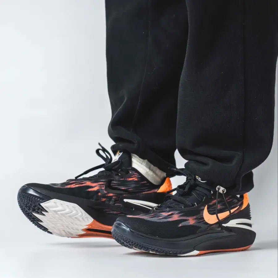 Alternative view of Giày Nike Air Zoom GT Cut 2 'Black Phantom Orange' DJ6013-004