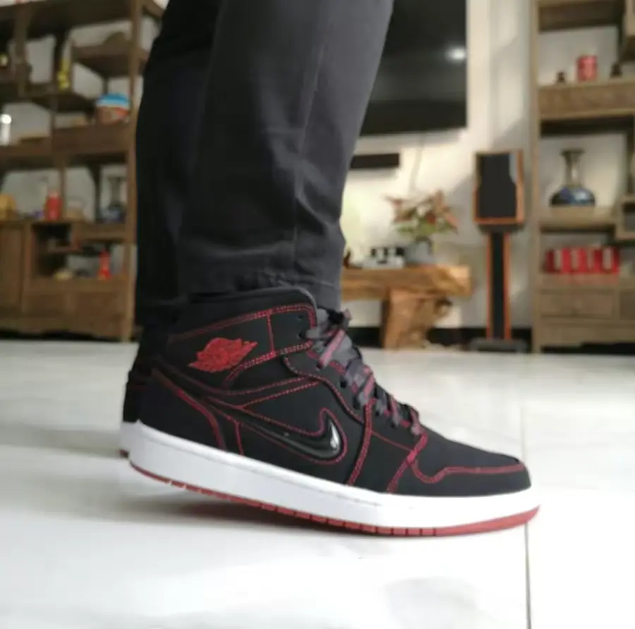 Alternative view of Giày Nike Air Jordan 1 Mid Fearless 'Come Fly With Me' CK5665-062