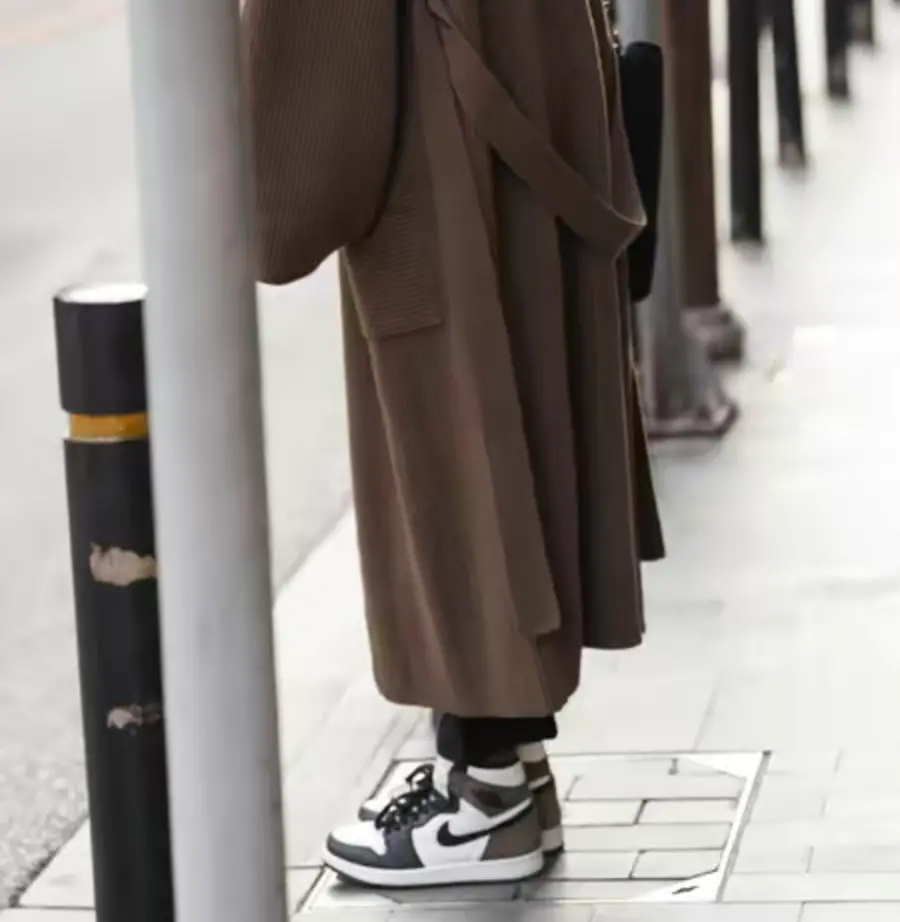 Giày Nike Air Jordan 1 Retro High OG 'Dark Mocha' 555088-105 - Ảnh 6