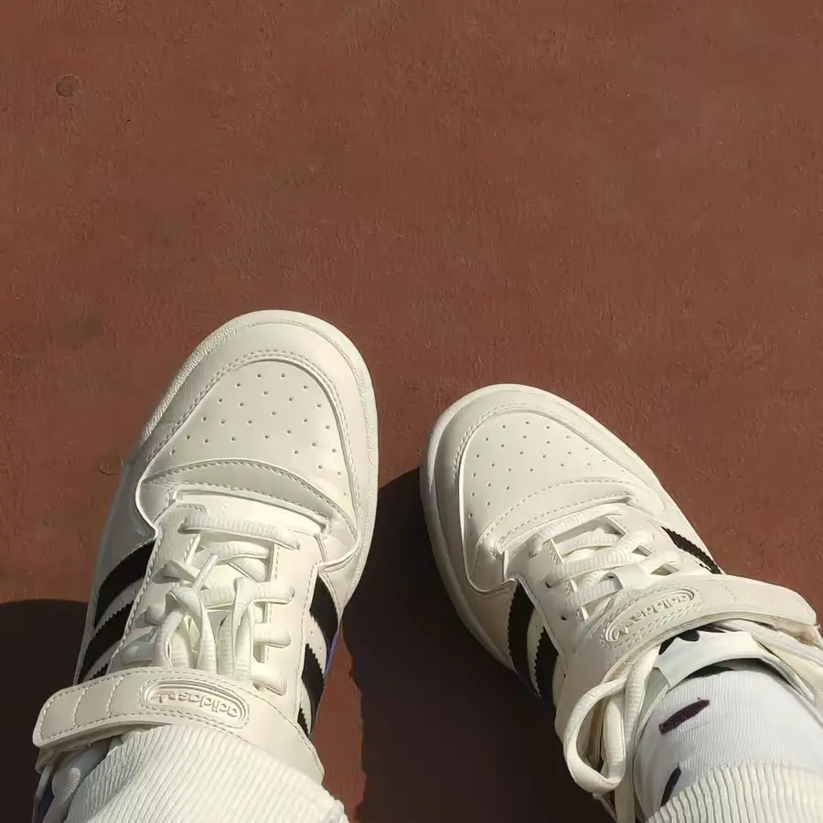 Alternative view of Giày Adidas Forum Low 'Wonder White Lucid Blue' HQ4426
