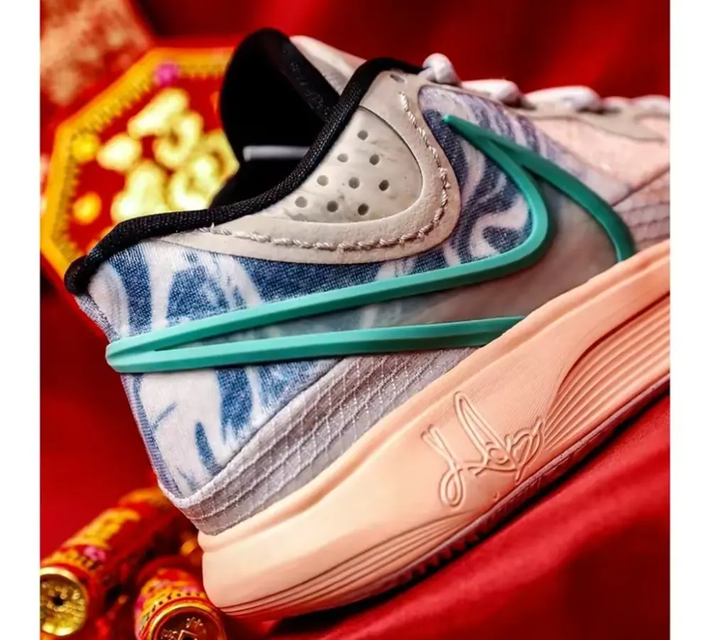 Alternative view of Giày Nike Kyrie 8 'Chinese New Year' FJ3657-001