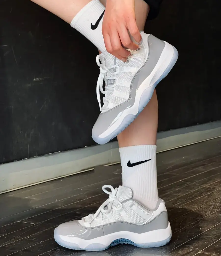Giày Nike Air Jordan 11 Retro Low 'Cement Grey' AV2187-140 - Ảnh 7