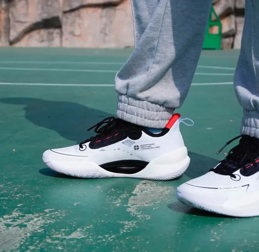 Alternative view of Giày Lining Ultra Light 2022 V2 'White' ABAT029-1