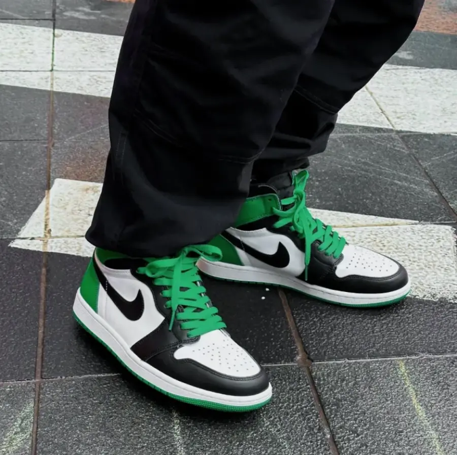 Alternative view of Giày Nike Air Jordan 1 Retro High OG 'Lucky Green' DZ5485-031