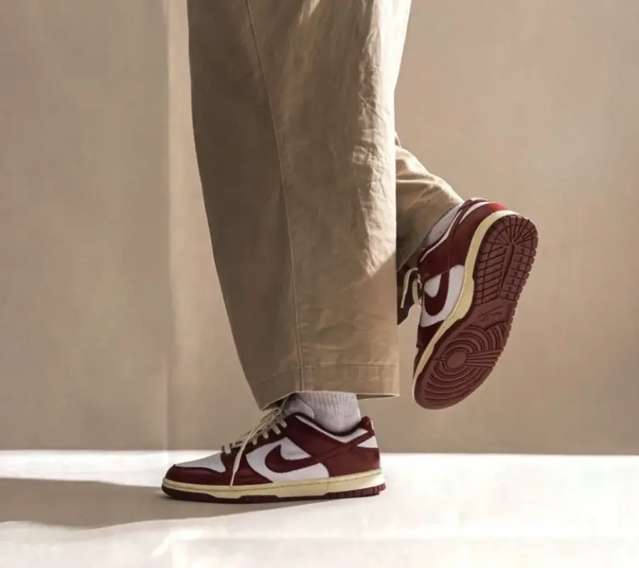 Giày Nike Dunk Low Premium 'Vintage Red' FJ4555-100 - Ảnh 7